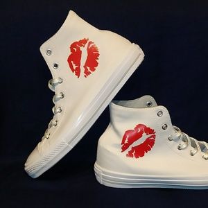converse with lips